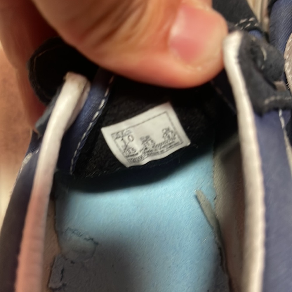 Vans - Picture 3 of 4